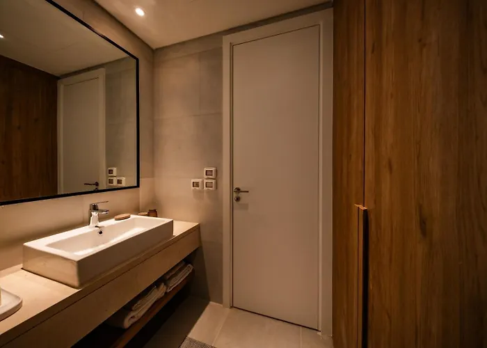 Private Sanctuary: Lux Boho 3br 'art Island'